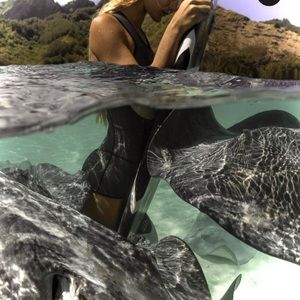 Abysse 🏄🏻‍♀️ Mehgan Neoprene Suit 🌊